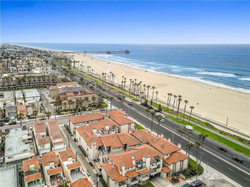 1400 Pacific Coast 305, Huntington Beach CA 92648 - photo 1