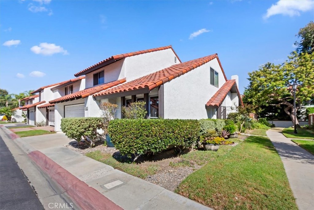 1402 Alpine Lane, Huntington Beach CA 92648 - photo 2