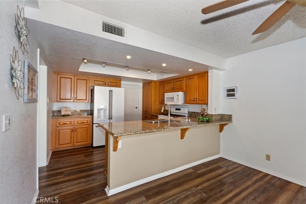 1402 Alpine Lane, Huntington Beach CA 92648 - photo 10