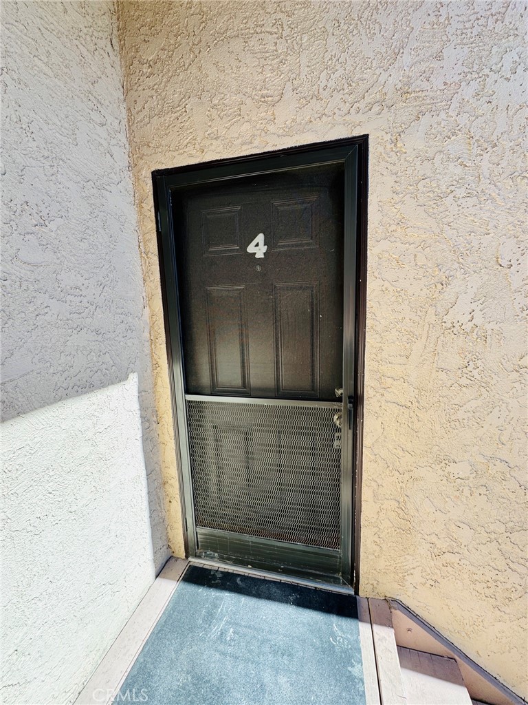 1404 California Street 4, Huntington Beach CA 92648 - photo 2