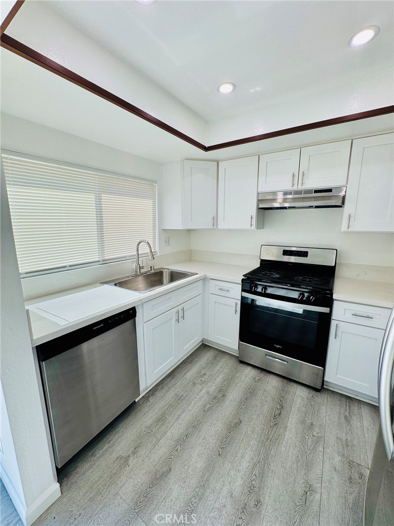 1404 California Street 4, Huntington Beach CA 92648 - photo 5