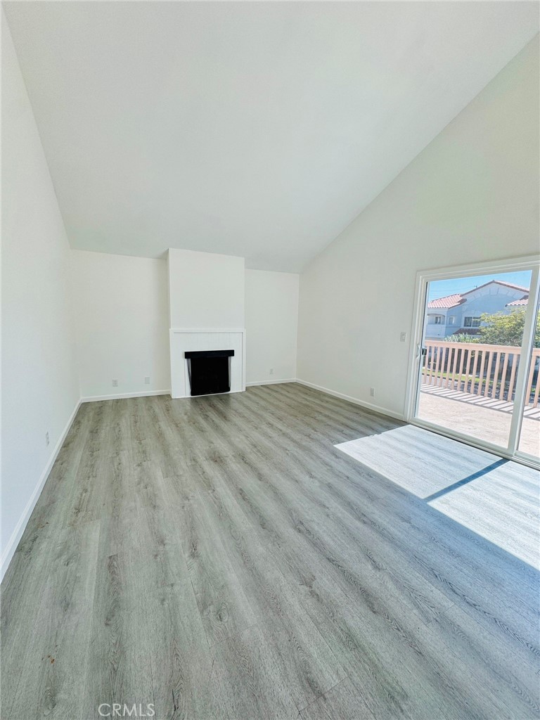 1404 California Street 4, Huntington Beach CA 92648 - photo 7