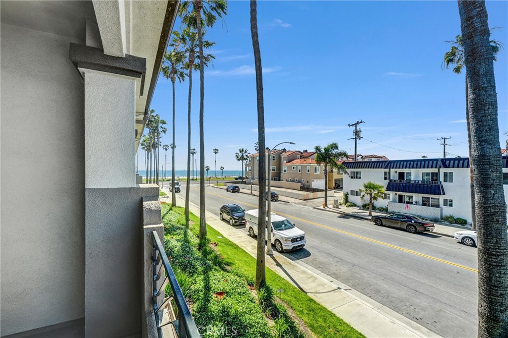 1516 Pacific Coast Highway 103, Huntington Beach CA 92648 - photo 1