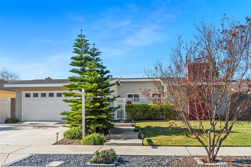 15201 Nottingham, Huntington Beach CA 92647 - photo 1
