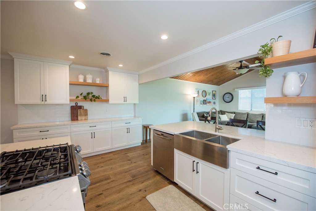 15442 Stanford, Huntington Beach CA 92647 - photo 10