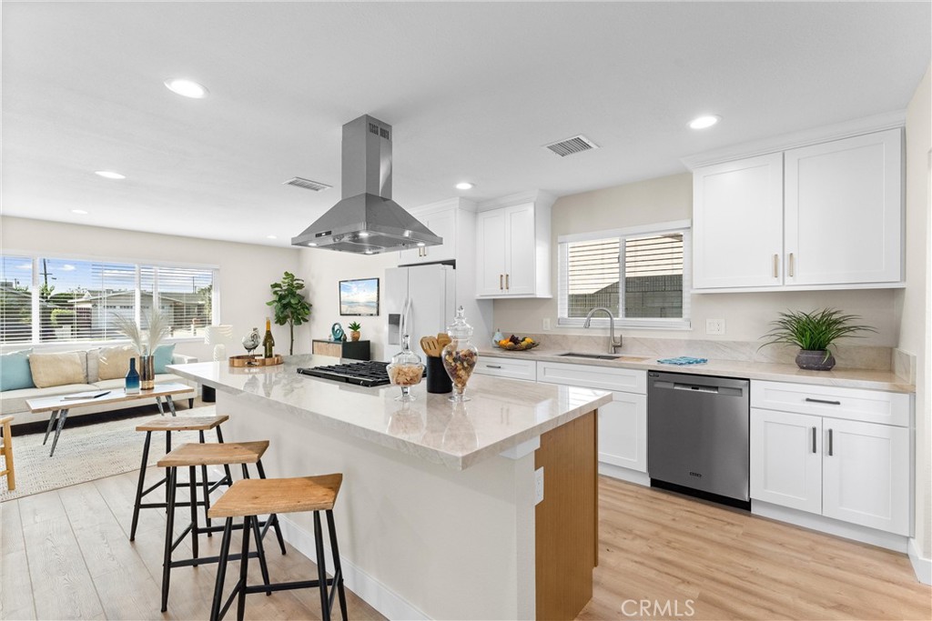 15542 Mayflower, Huntington Beach CA 92647 - photo 1