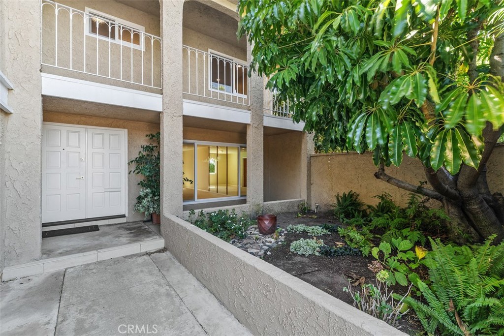 15581 Wild Plum Circle, Huntington Beach CA 92647 - photo 5