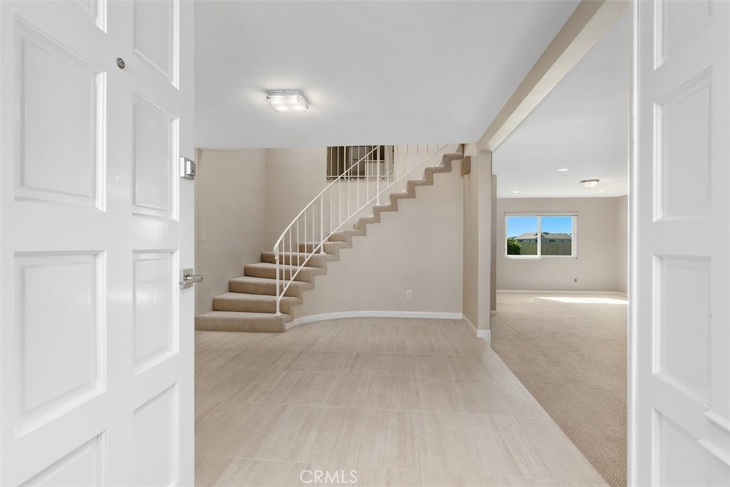 15581 Wild Plum Circle, Huntington Beach CA 92647 - photo 6