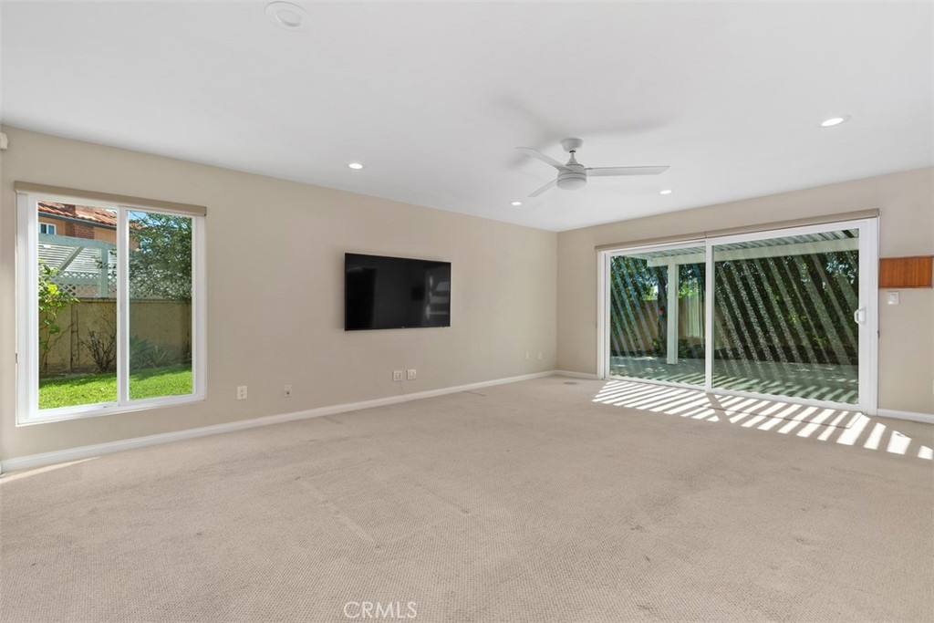 15581 Wild Plum Circle, Huntington Beach CA 92647 - photo 14