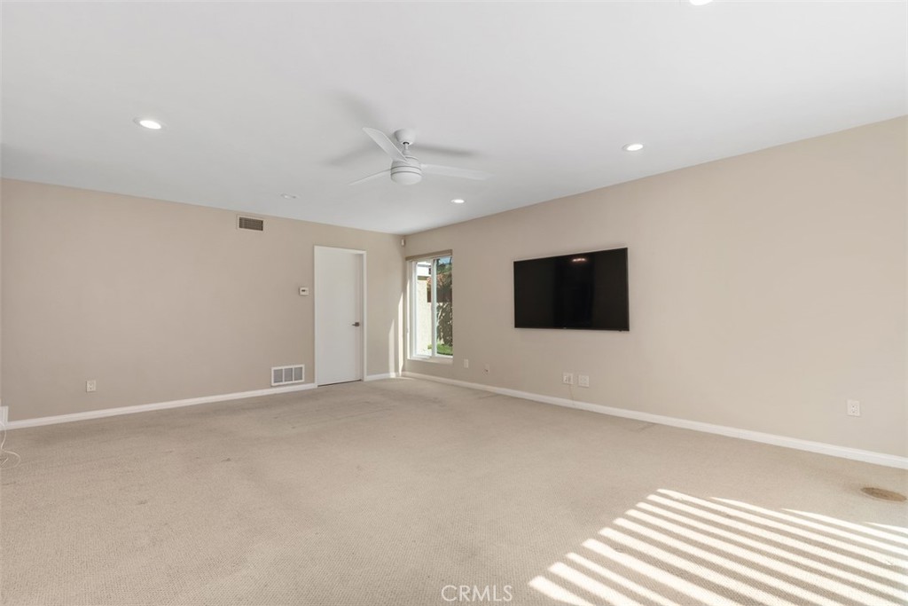 15581 Wild Plum Circle, Huntington Beach CA 92647 - photo 16