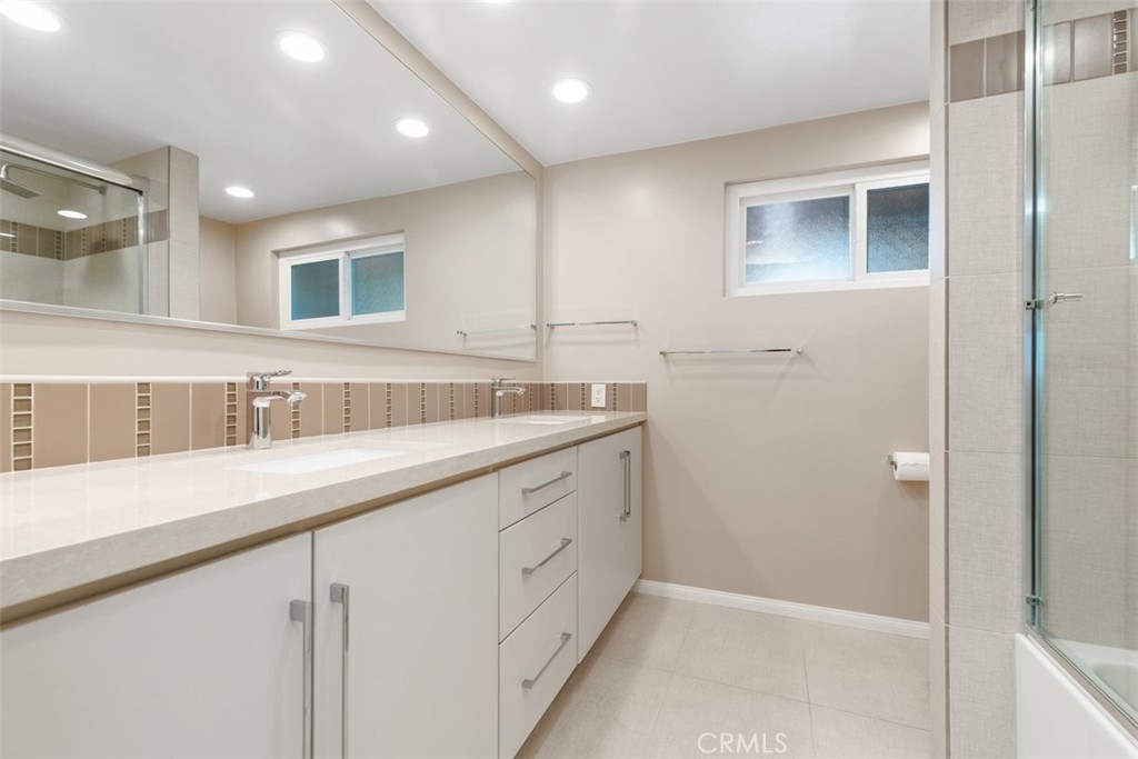 15581 Wild Plum Circle, Huntington Beach CA 92647 - photo 23