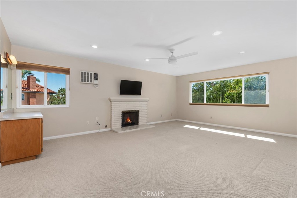 15581 Wild Plum Circle, Huntington Beach CA 92647 - photo 25