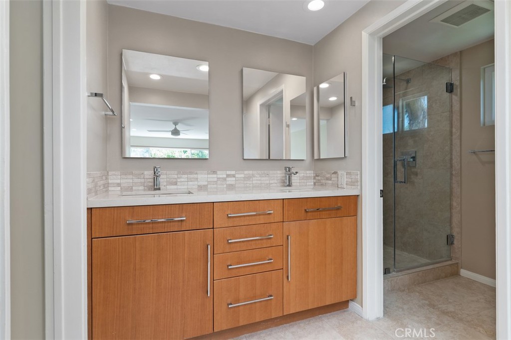 15581 Wild Plum Circle, Huntington Beach CA 92647 - photo 28