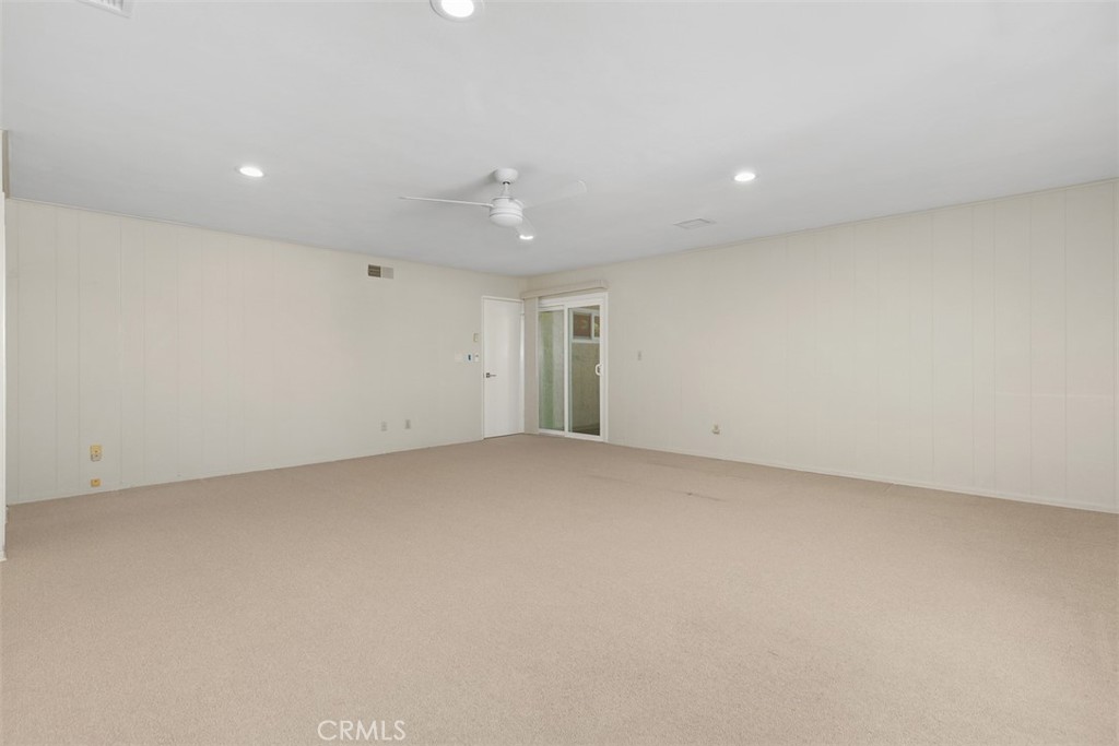 15581 Wild Plum Circle, Huntington Beach CA 92647 - photo 32