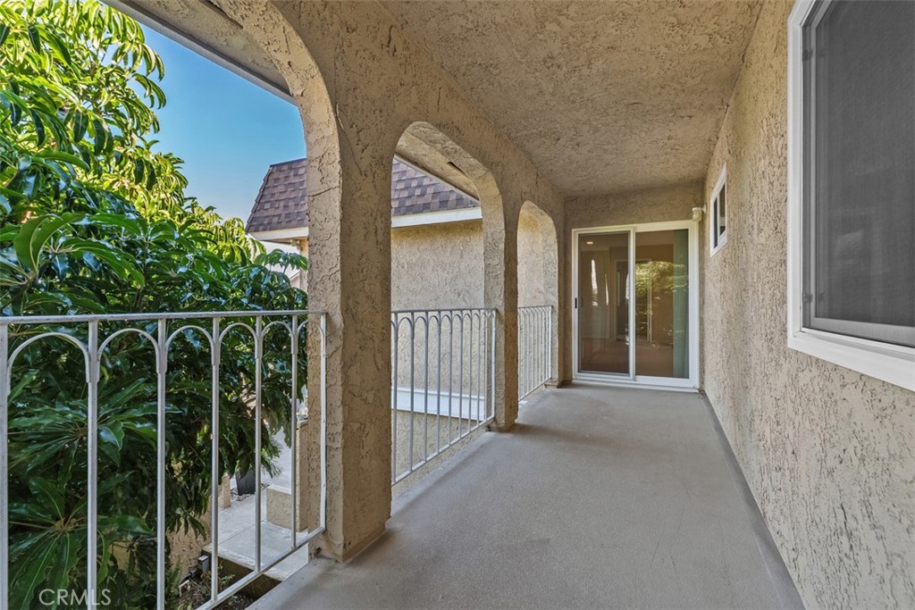15581 Wild Plum Circle, Huntington Beach CA 92647 - photo 33