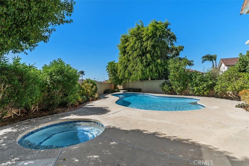 15581 Wild Plum Circle, Huntington Beach CA 92647 - photo 34