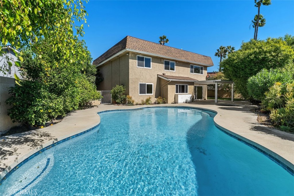15581 Wild Plum Circle, Huntington Beach CA 92647 - photo 36