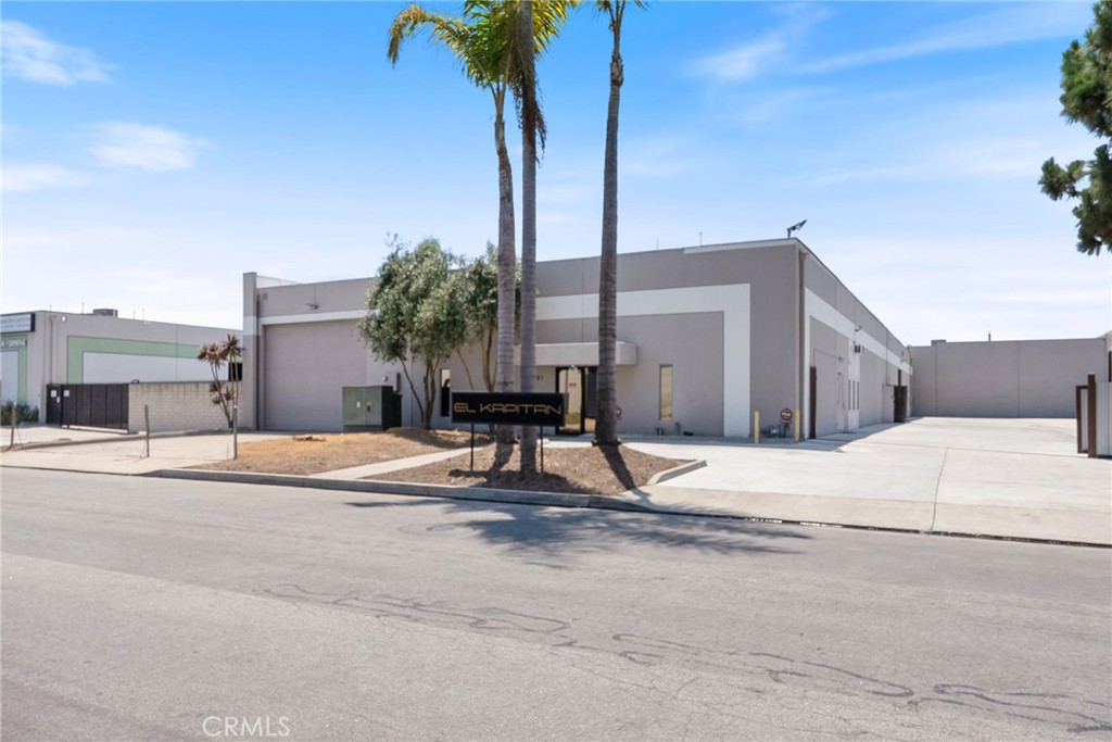 Side Exterior - 15591 Container Lane, Huntington Beach CA 92649 - photo 3