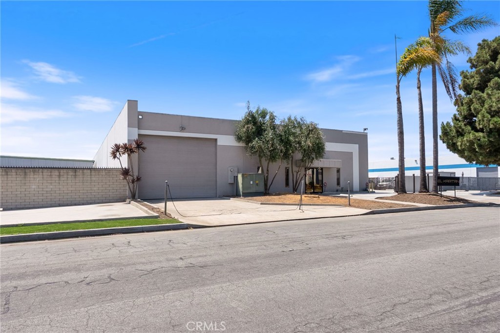 Side Exterior - 15591 Container Lane, Huntington Beach CA 92649 - photo 4