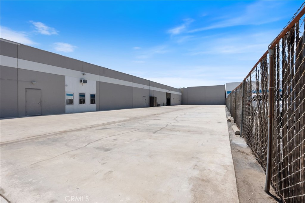 Yard - 15591 Container Lane, Huntington Beach CA 92649 - photo 5