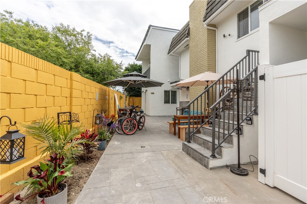 15594 Dawnson, Huntington Beach CA 92647 - photo 1
