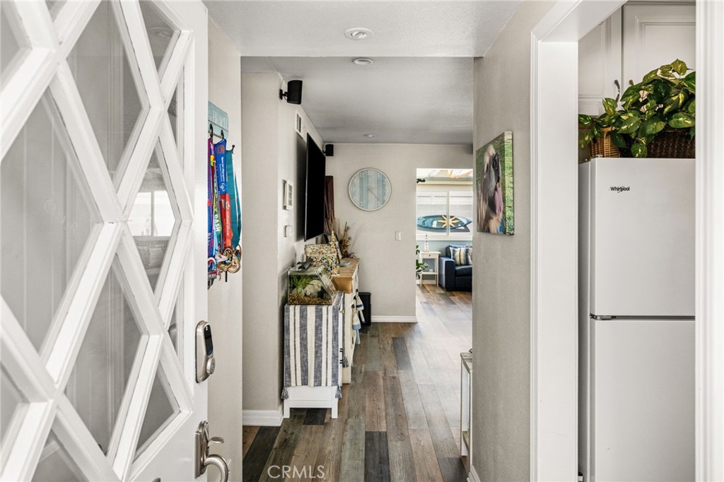 Entrance - 15732 Swan Lane, Huntington Beach CA 92649 - photo 4