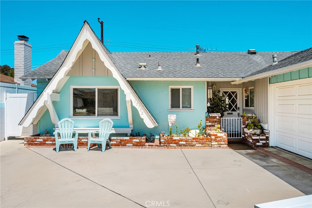Front - 15732 Swan Lane, Huntington Beach CA 92649 - photo 14
