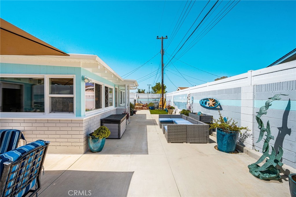Backyard​​‌​​​​‌​​‌‌​​‌‌​​‌‌​​‌​​​‌‌​‌​​​​‌‌​‌​​ - 15732 Swan Lane, Huntington Beach CA 92649 - photo 31