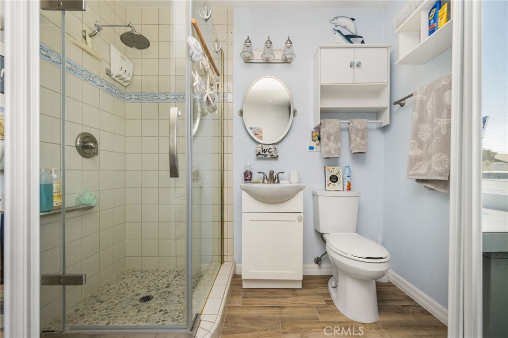 En-Suite Bathroom - 15732 Swan Lane, Huntington Beach CA 92649 - photo 38