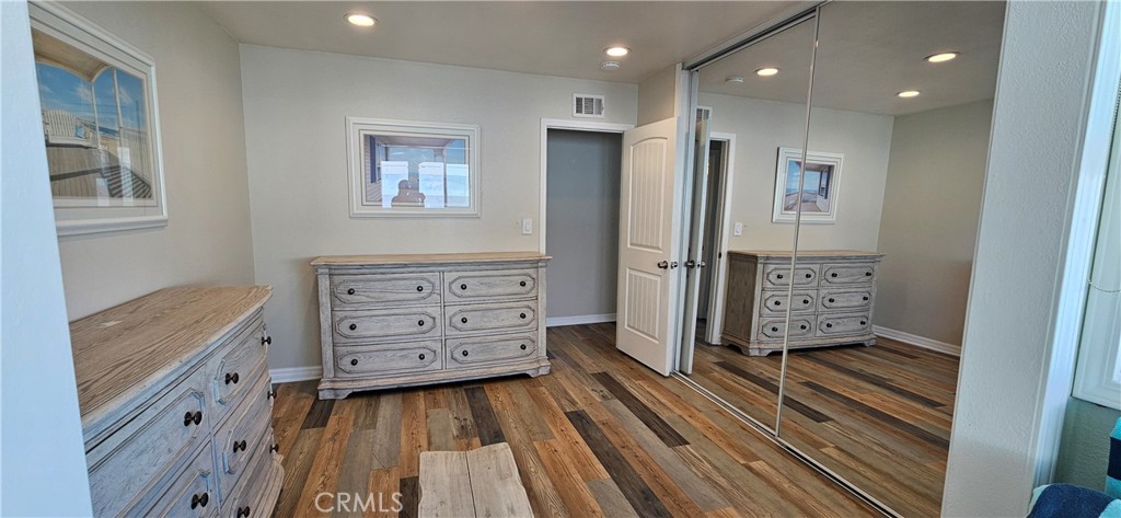 Primary Bedroom dressing area - 15732 Swan Lane, Huntington Beach CA 92649 - photo 52