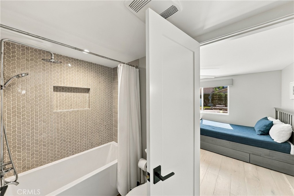 Downstairs adjoining bathroom - 16001 Santa Barbara, Huntington Beach CA 92649 - photo 39