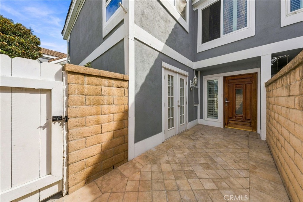 16114 Tortola Circle, Huntington Beach CA 92649 - photo 4