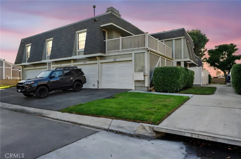 16125 Warmington Lane 12, Huntington Beach, CA 92649