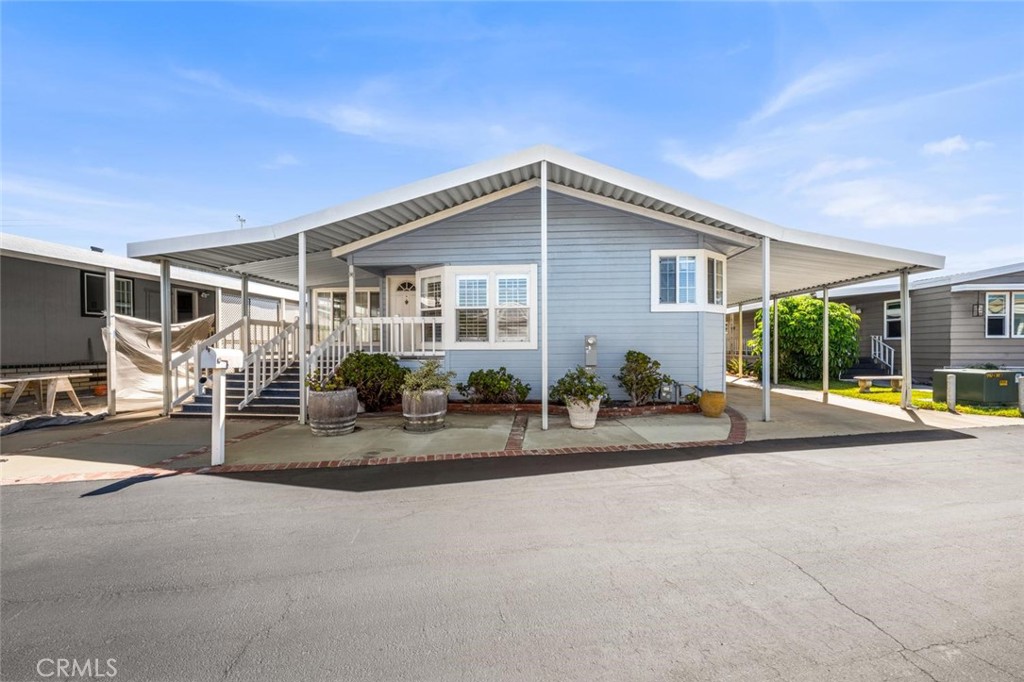 16222 Monterey Ln. 214, Huntington Beach CA 92649 - photo 4