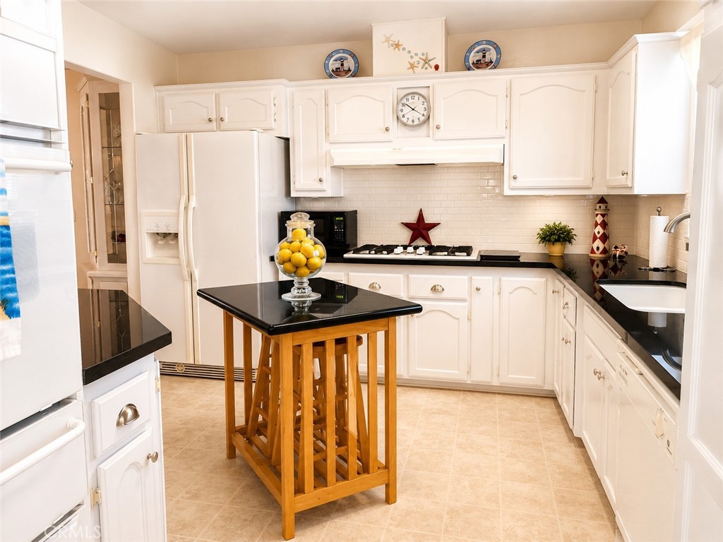 16222 Monterey, Huntington Beach CA 92649 - photo 7