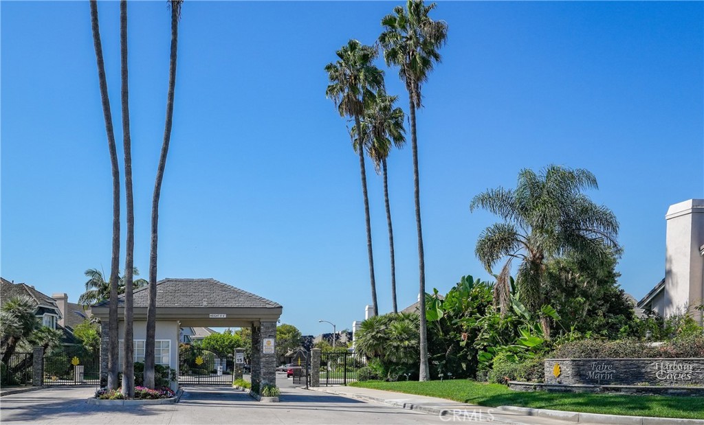 16261 Santa Barbara Lane, Huntington Beach CA 92649 - photo 2