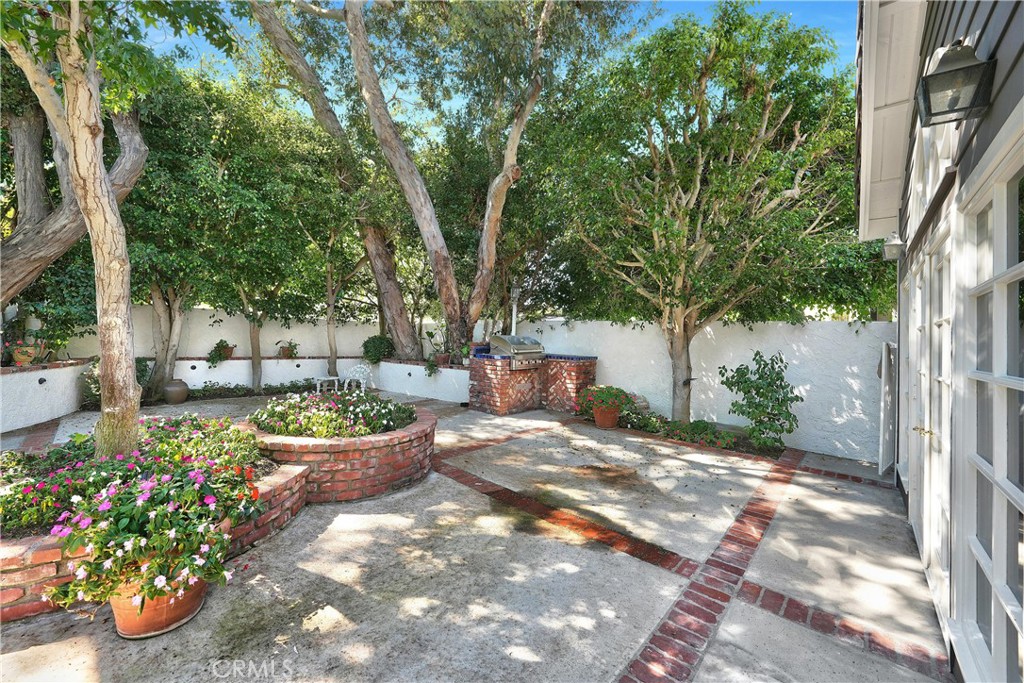 16261 Santa Barbara Lane, Huntington Beach CA 92649 - photo 9