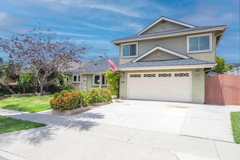 16261 Woodstock Lane, Huntington Beach, CA 92647