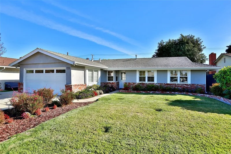 16352 Hollywood Lane, Huntington Beach, CA 92649
