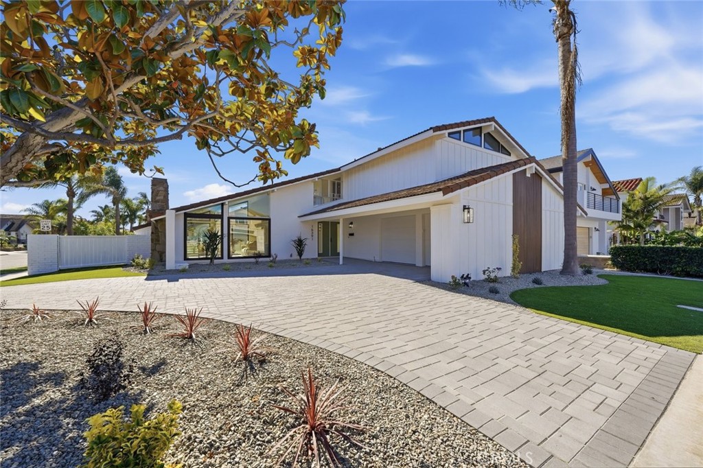 16391 Maruffa Circle, Huntington Beach CA 92649 - photo 2