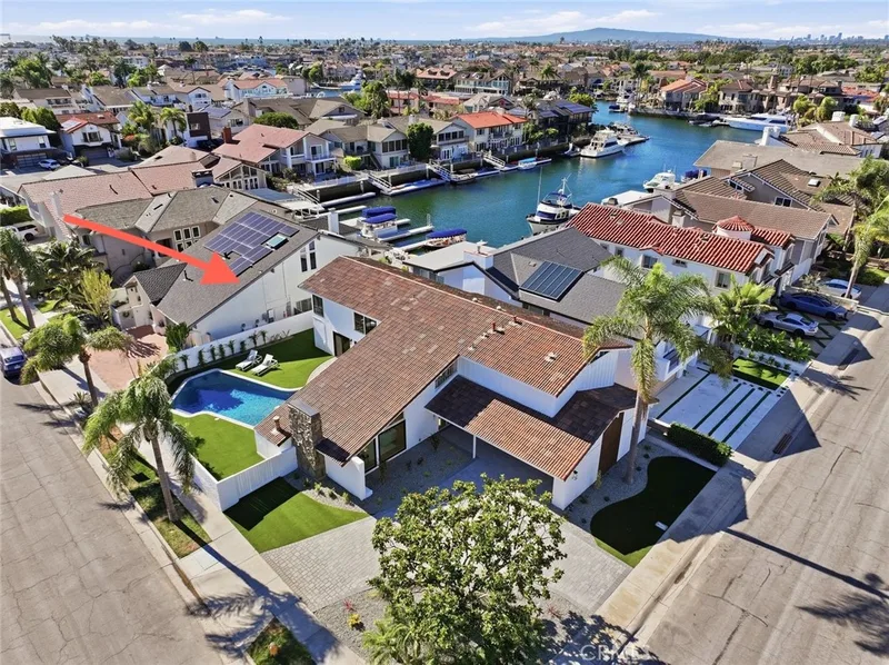16391 Maruffa Circle, Huntington Beach