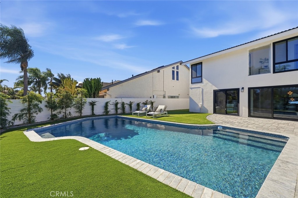 16391 Maruffa Circle, Huntington Beach CA 92649 - photo 40