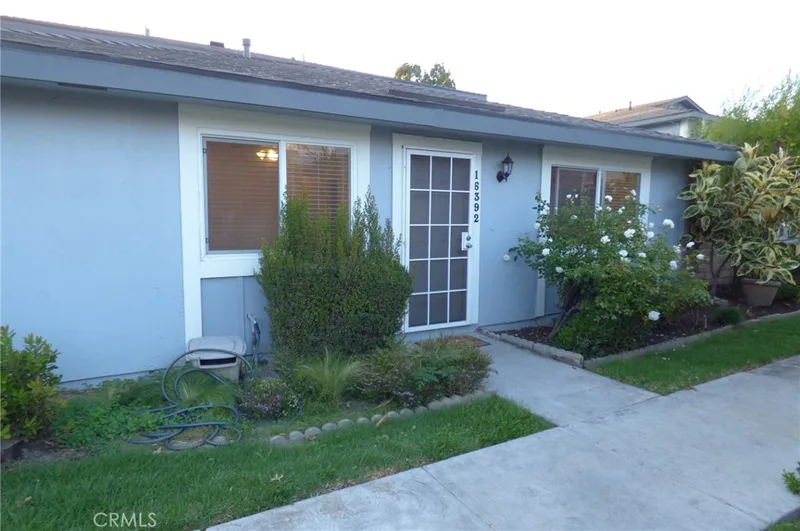 16392 De Anza, Huntington Beach, CA 92649
