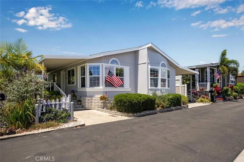 16421 Poipu Ln., Huntington Beach, CA 92649
