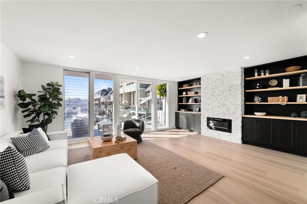 16435 Harbour Lane 13, Huntington Beach CA 92649 - photo 8