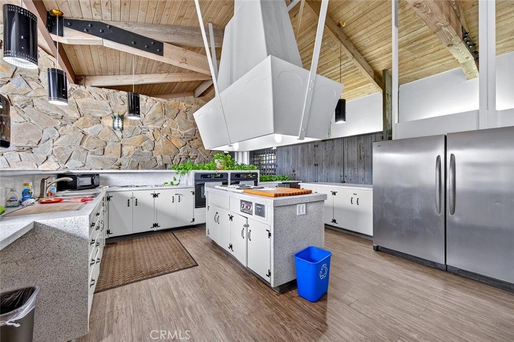 community kitchen area - 16444 Bolsa Chica Street 20, Huntington Beach CA 92649 - photo 29