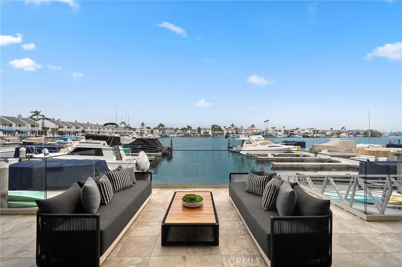 16449 Wimbledon Lane, Huntington Beach, CA 92649