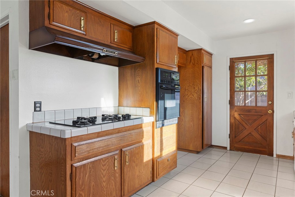 16451 Rhone, Huntington Beach CA 92647 - photo 4