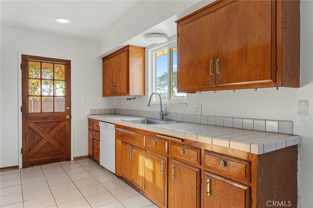 16451 Rhone, Huntington Beach CA 92647 - photo 6