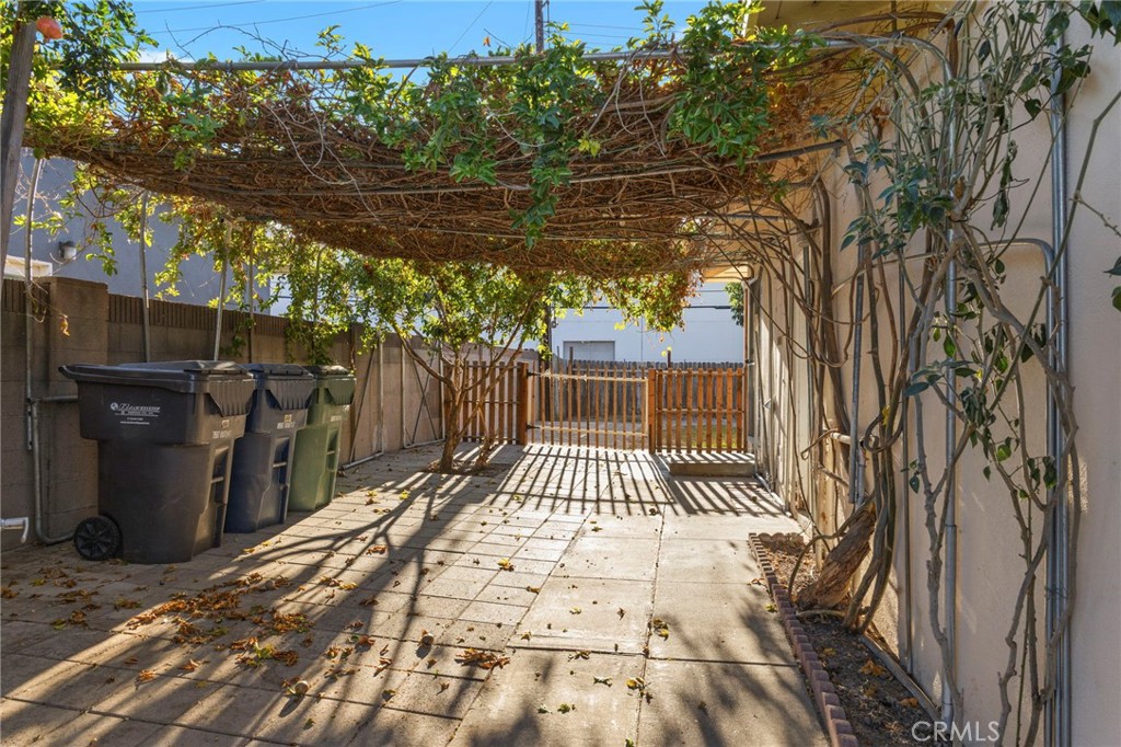 16451 Rhone, Huntington Beach CA 92647 - photo 28